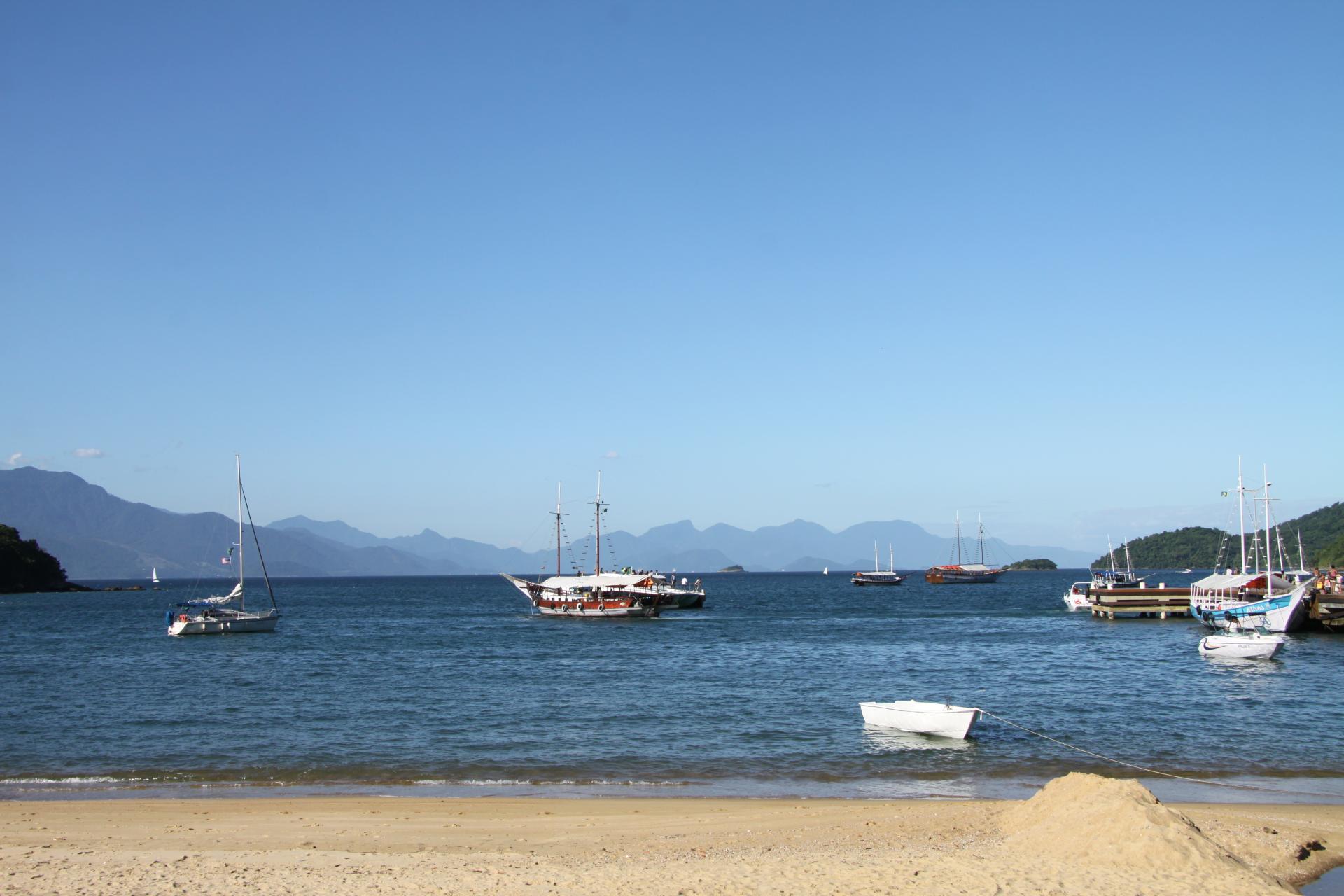 Boats on the beach in the unique landscape of Ilha Grande