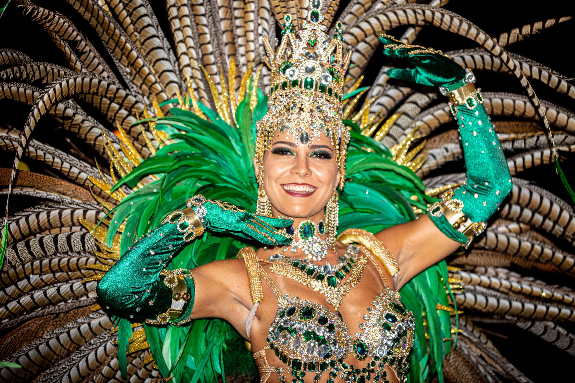 Brazilian costumes: colorful and lively | Aventura do Brasil